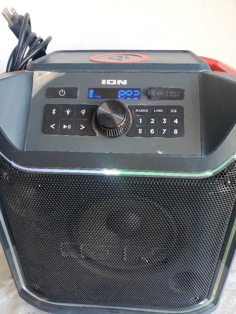 ION Pathfinder  4 Portable Bluetooth  AM/FM Speaker