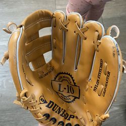 Dunlop Youth Baseball Glove
