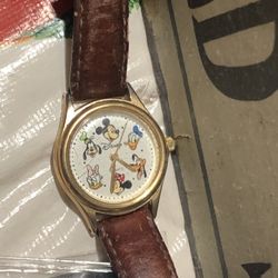 Vintage Disney Parks Character Donald Mickey Pluto Minnie Daisy Goofy Watch Japan Movement  