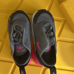 Nike toddler shoes Size 7