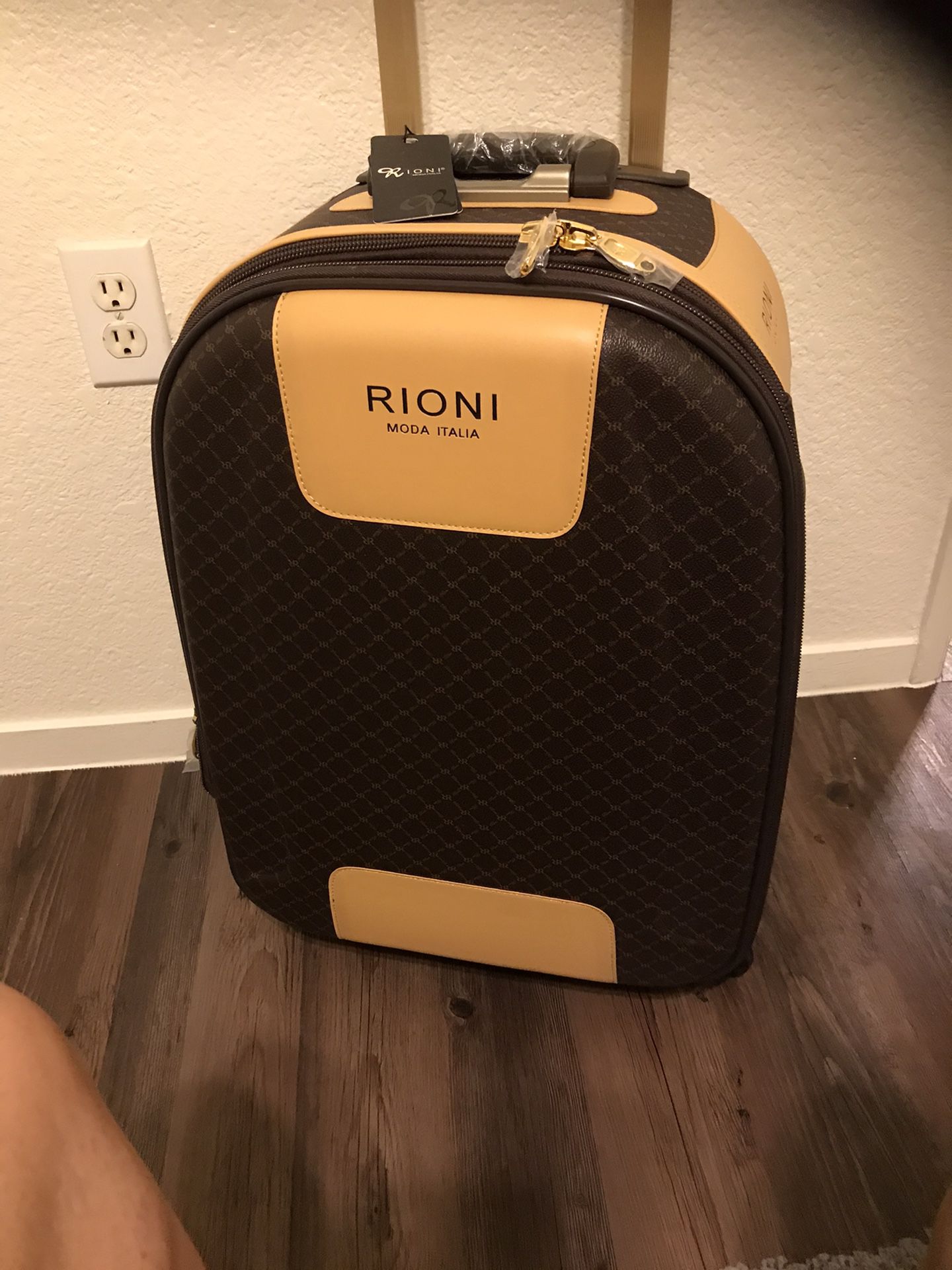 Rioni Italian Luggage