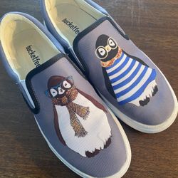  Bucketfeet Hipster Penguin women's slip-on shoes Size 6
