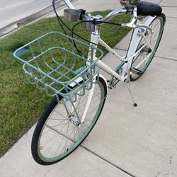 Giant Via Bicycle / Bike / Cruiser with Basket