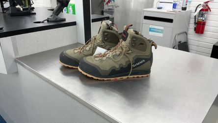 Simms Men's Flyweight Access Wading Boots in the Dark Stone colorway, featuring a high-traction Vibram Idrogrip Flex sole SIZE 14