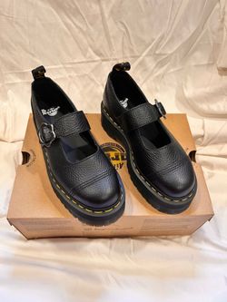 Dr. Martens Womens Addina Flower