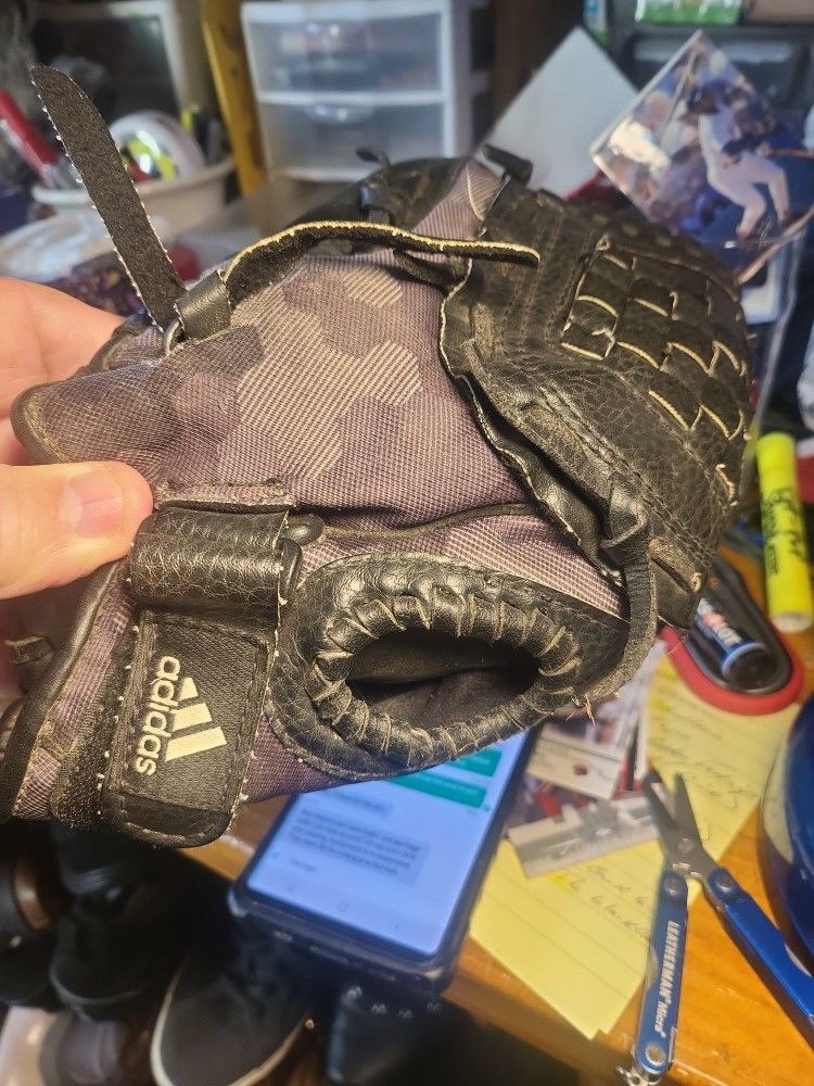 Adidas baseball glove