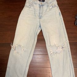 Hollister ripped dad jeans size 5R