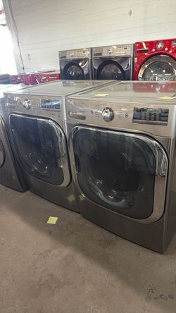 Lg jumbo capacity very nice 5.6ft cu washer 9.0 ft cu dryer