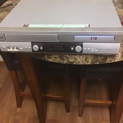 a vcr/dvd player that works like it should 