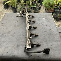 Colorado 2005 3.5 ( Fuel Rail )