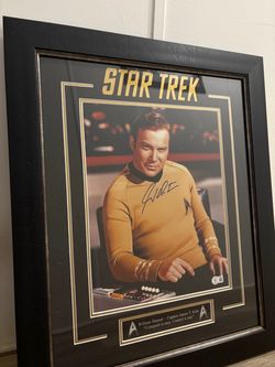 Star Trek William Shatner Signed Framed Photo