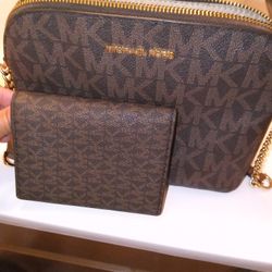 Michael Kors Wallet And Purse 