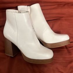 Vintage White Heeled Boots