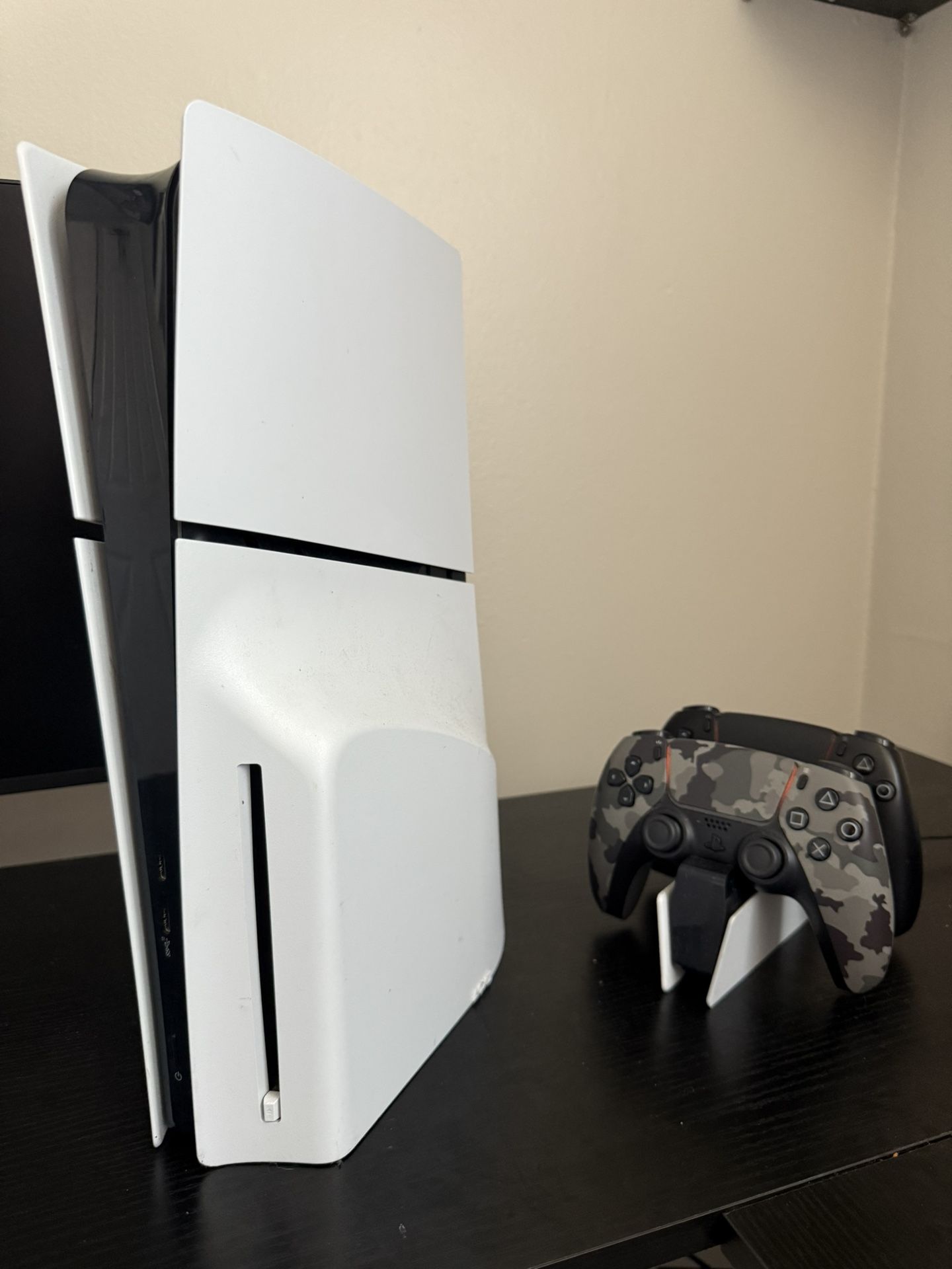 Ps5 Slim w controllers & Accessories