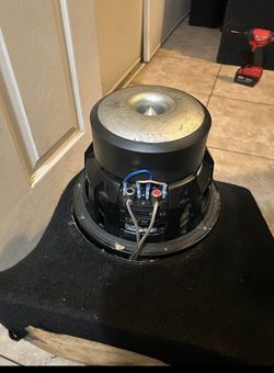 Jl Audio 10W6V3-D4 Subwoofer with sealed box  READ Description
