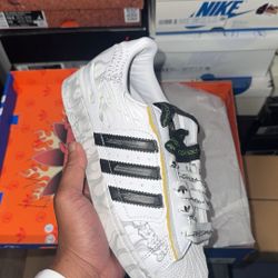 Hellstar Adidas superstar 