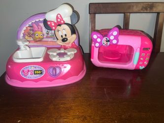 Minnie Mouse Toy Kitchen Set