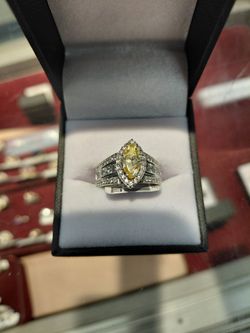 Beautiful Yellow with Diamond Ring