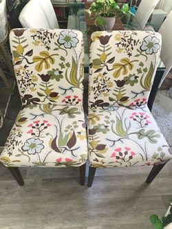 🌸 Pair of Beautiful Floral Dining Chairs / Captain Chairs – $150 for the Pair
