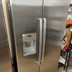 GE 21.8cu.ft Counter-Depth Side-By-Side Refrigerator