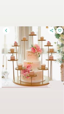 Cake and cupcake stand! 🎂
