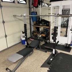 Squat Rack / w Bench 