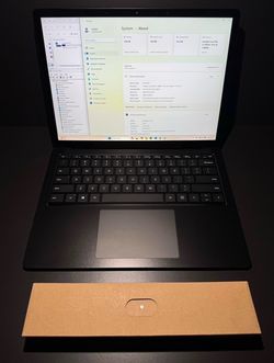 Microsoft Surface Laptop 3 - 13.5" TouchScreen, 16GB RAM, 256GB SSD, Intel i7, Wi-Fi/Bluetooth