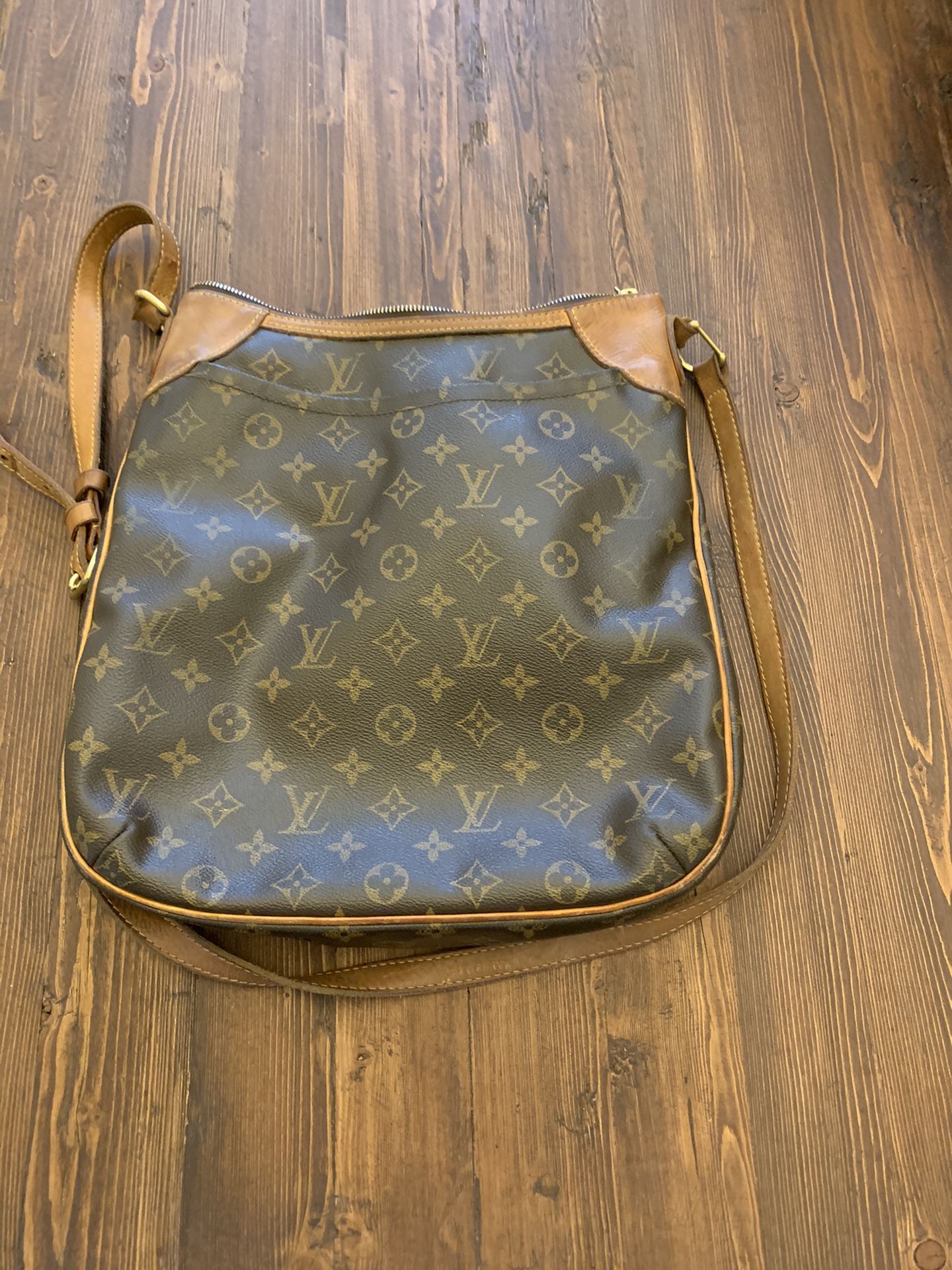 Louis Vuitton Monogram Canvas Crossbody Shoulder Bag
