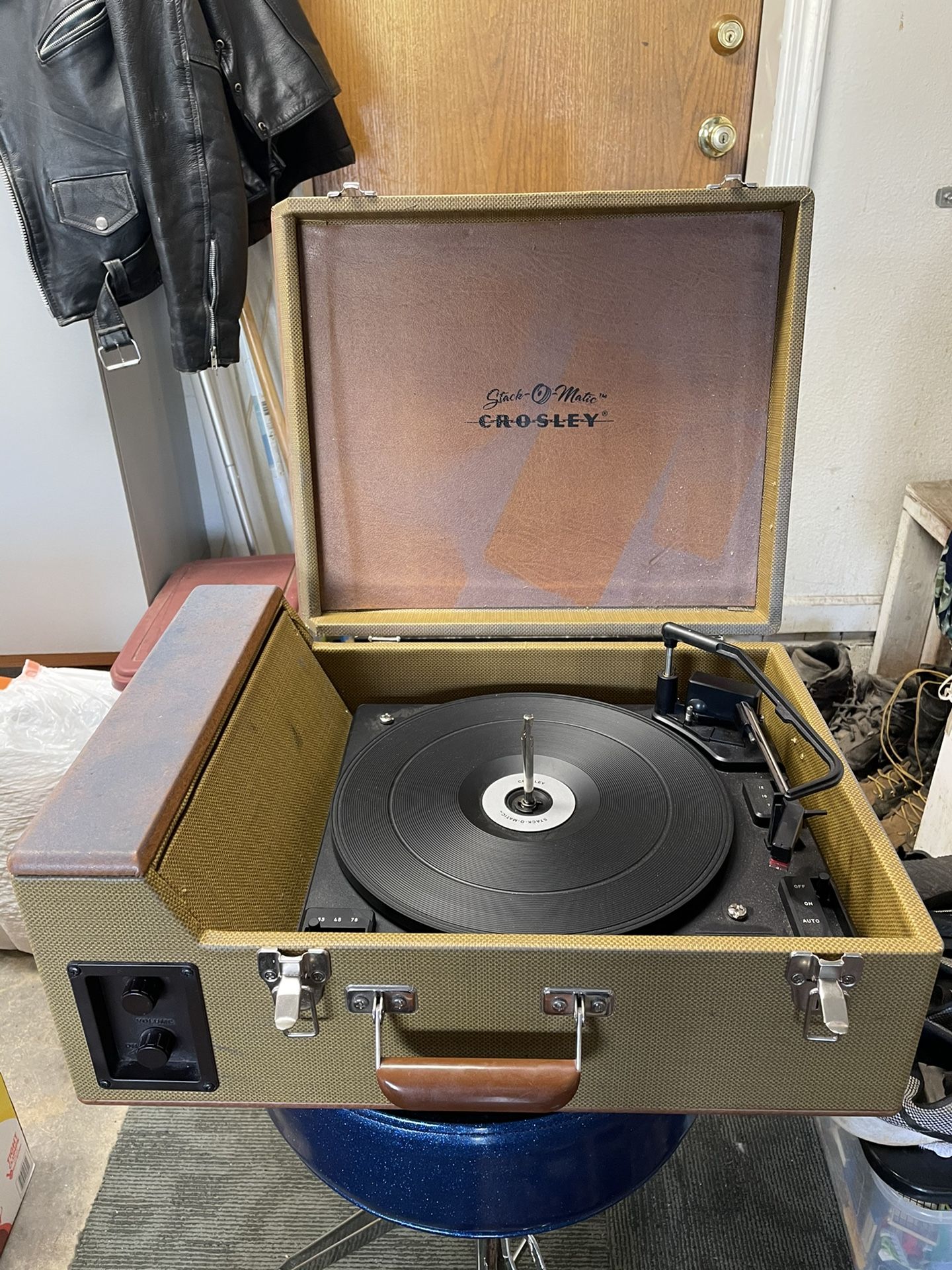 Crosley Cr89 Suitcase Record Player