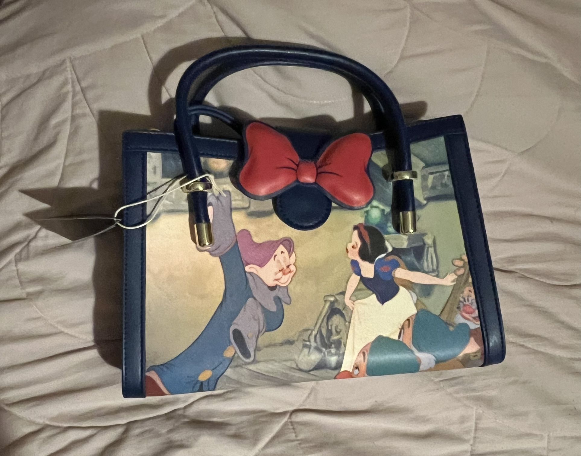 Loungefly Snow White And The Seven Dwarfs Crossbody Bag