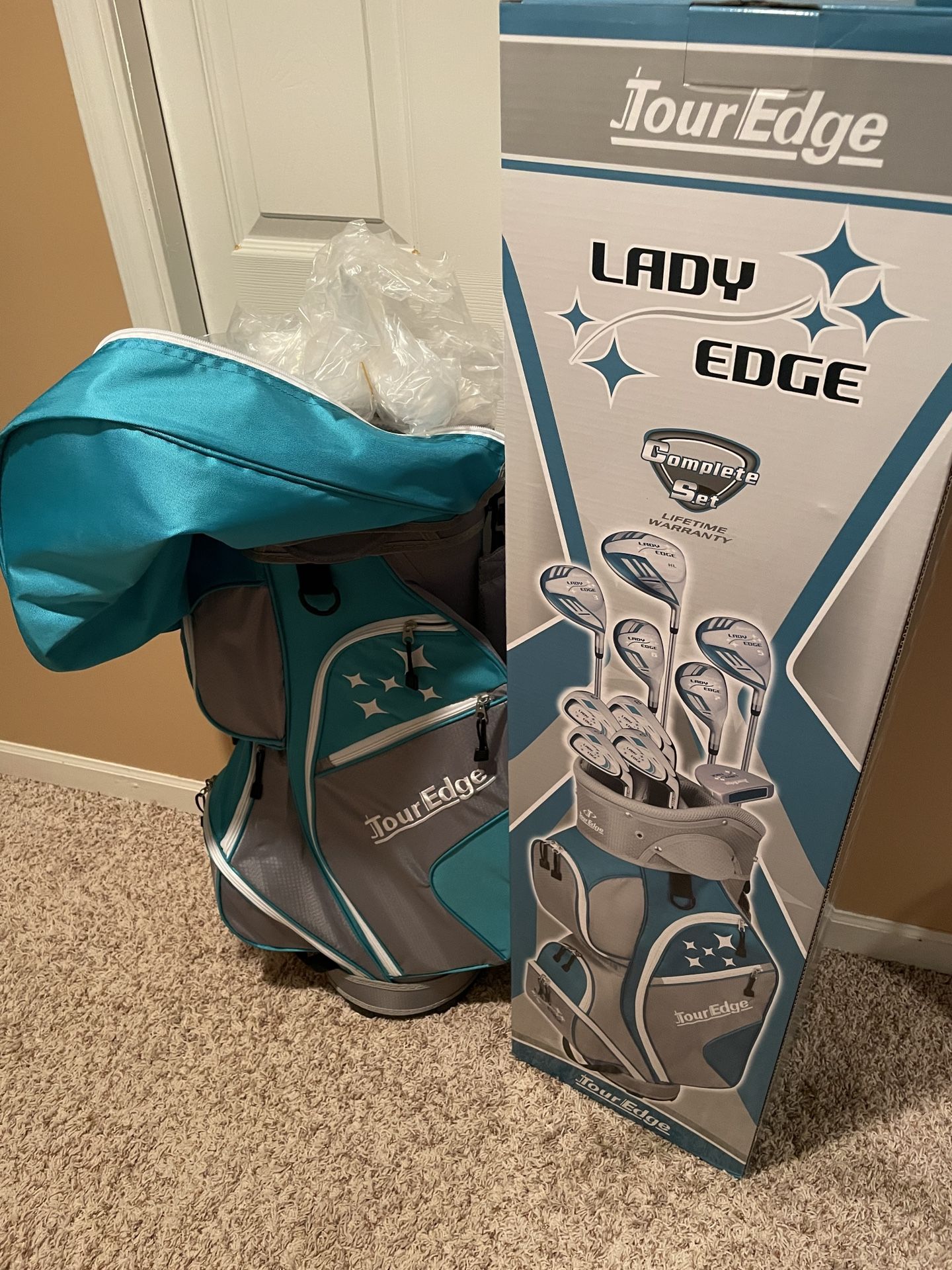 BRAND NEW GOLF BAG