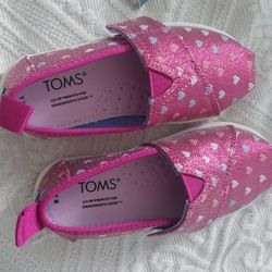 New Girl Shoes TOMS - Size 8