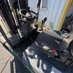 Electric Forklift 