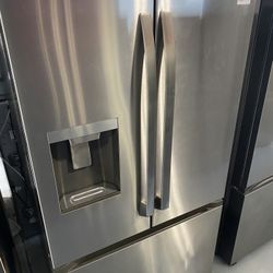 Stainless Steel 29.3 Cu. Ft. Standard Depth French Door Bottom Freezer Refrigerator 