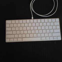 Apple Magic Keyboard 