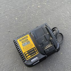 DEWALT 20V MAX CHARGER 
