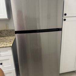 Great Condition Refrigerator 