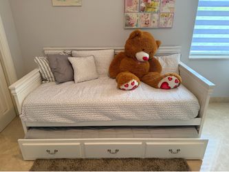 White Daybed with 2 mattresses included.
