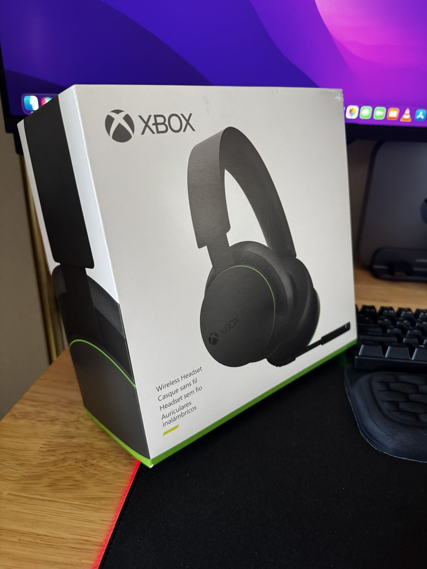 Xbox Series Wireless Headset/ Read Description