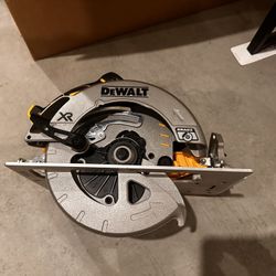 20V MAX XR Cordless Brushless 7-1/4 in. Circular Saw (Tool Only)