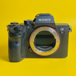 Sony Alpha a7R III Mirrorless CAMERA BODY 42.4MP Full Frame