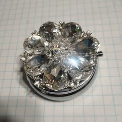 Jewel pill box. Metal & glass