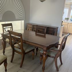 Tommy Bahama Dining Set