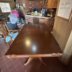 Beautiful Dining Table And 6 Chairs 