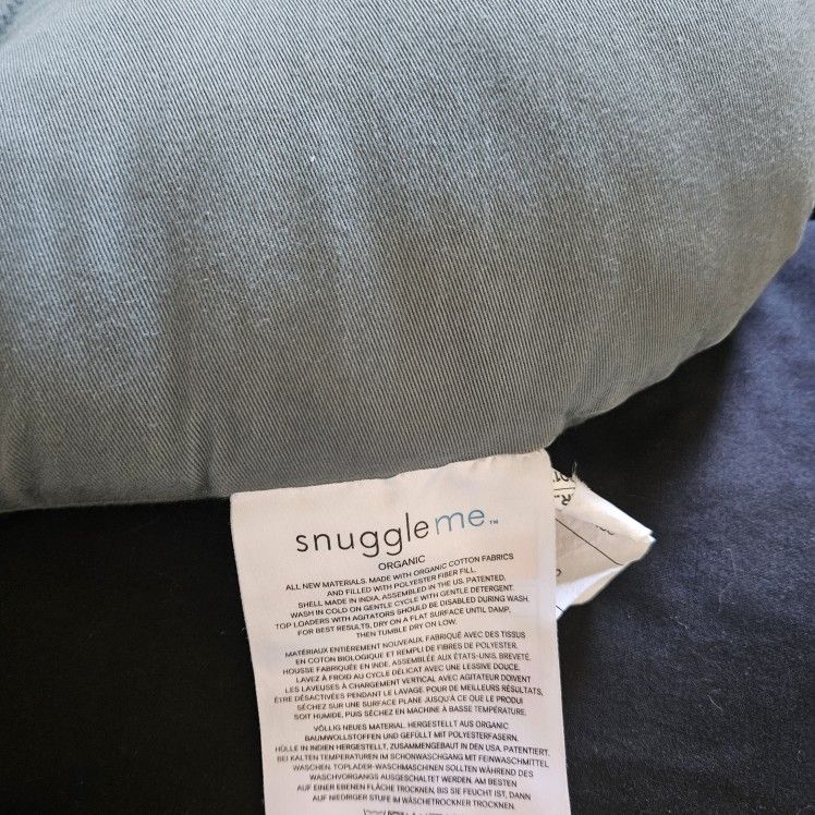 Used Free Snuggle Me