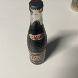 RARE FULL 10oz PEPSI-COLA DOUBLE DOT RED WHITE SODA BOTTLE