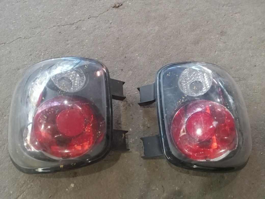 99-06 GMC taillights