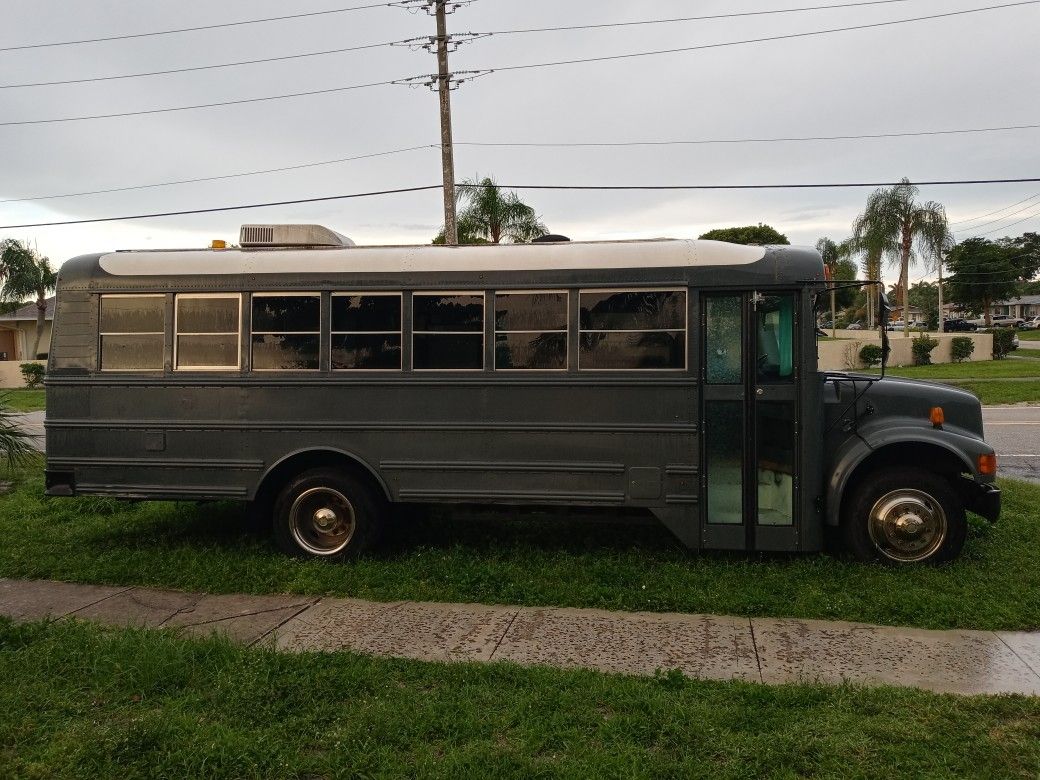 1996 International (Navistar 3800) Skoolie