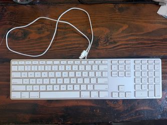 Apple wired keyboard with numeric pad