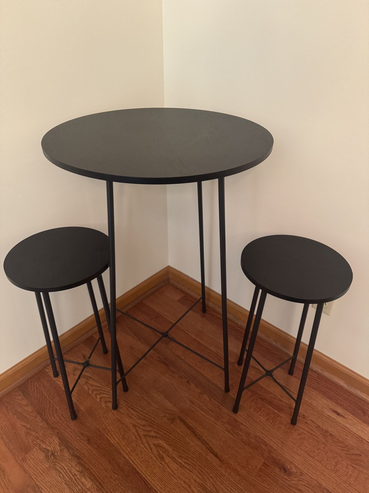 Round bistro Table
